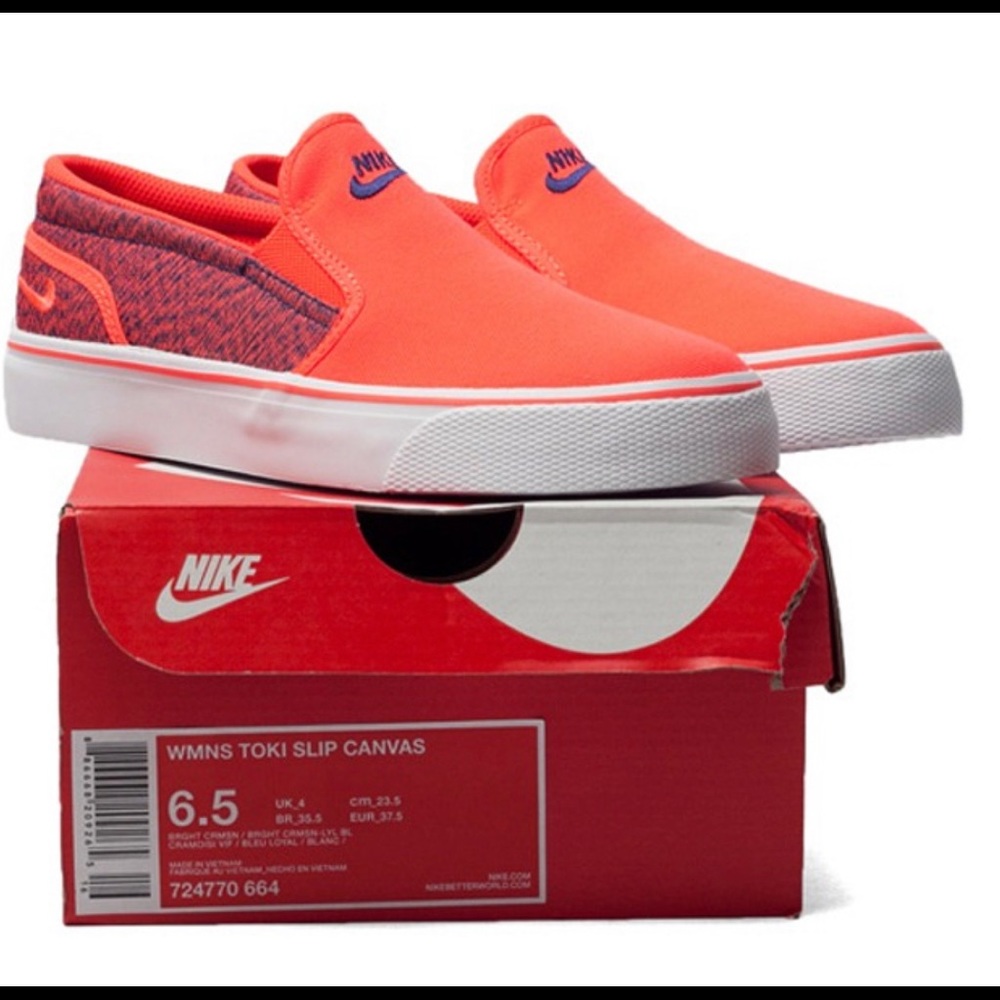 Women’s Nike Slip On Sneaker